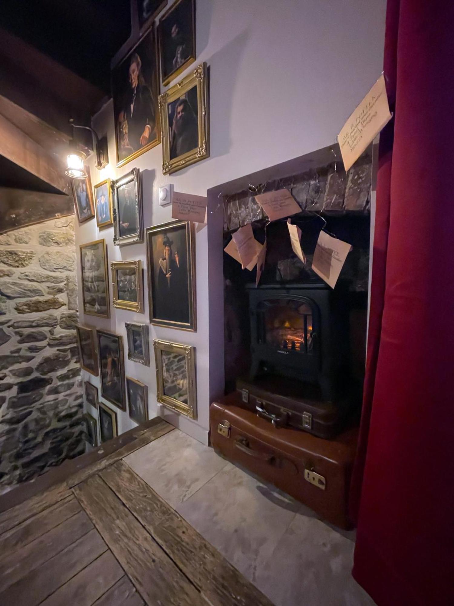 Impasse Des Mysteres - La Maison Des Sorciers Lehon/Dinan Dış mekan fotoğraf