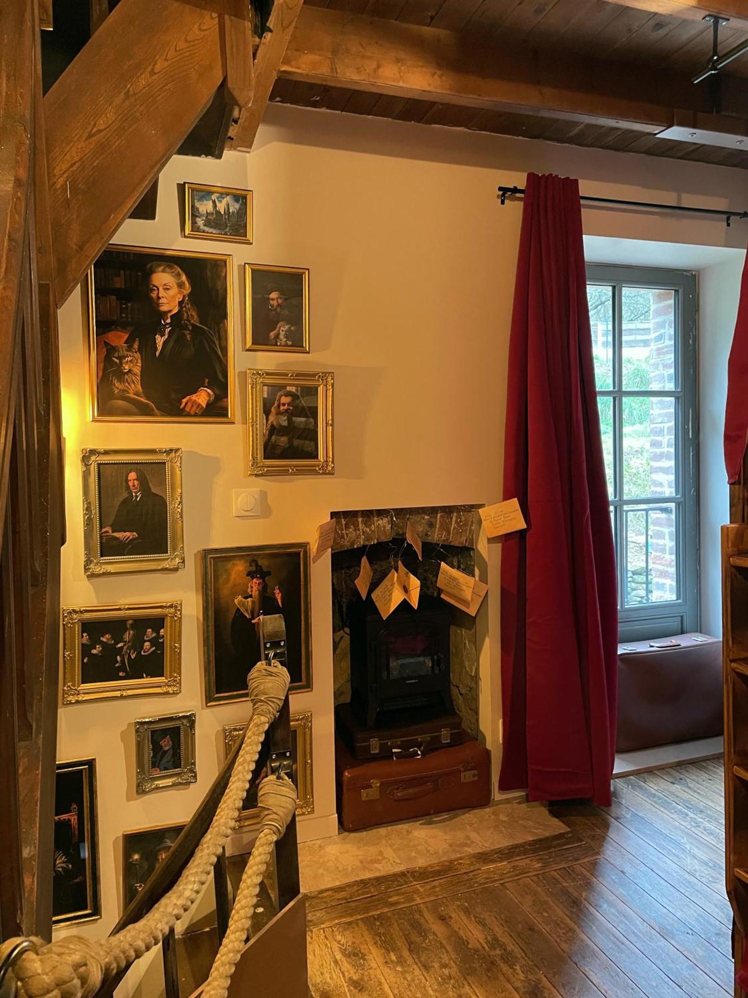 Impasse Des Mysteres - La Maison Des Sorciers Lehon/Dinan Dış mekan fotoğraf