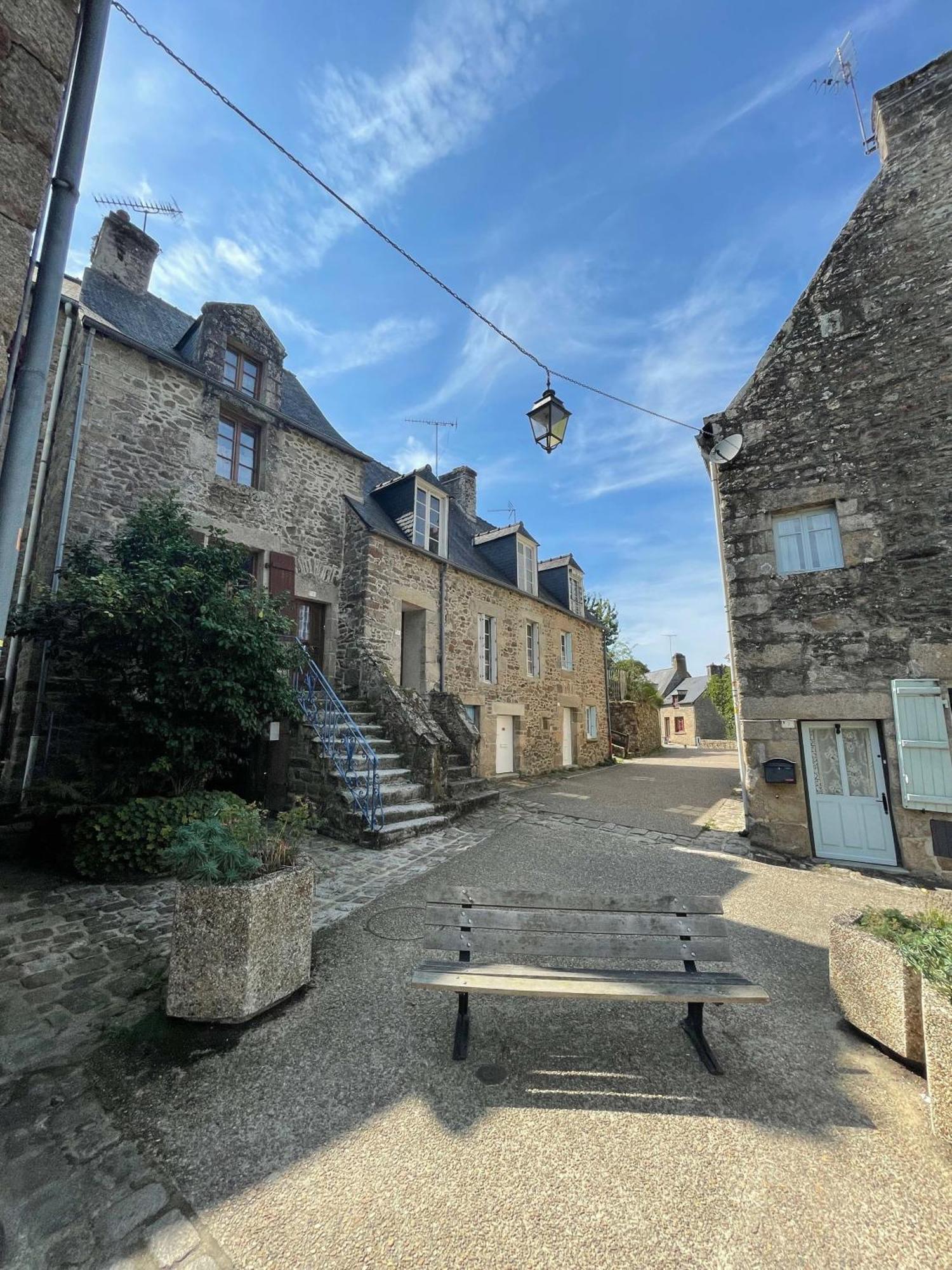 Impasse Des Mysteres - La Maison Des Sorciers Lehon/Dinan Dış mekan fotoğraf