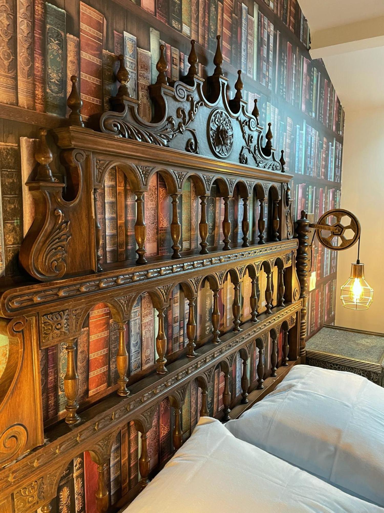 Impasse Des Mysteres - La Maison Des Sorciers Lehon/Dinan Dış mekan fotoğraf